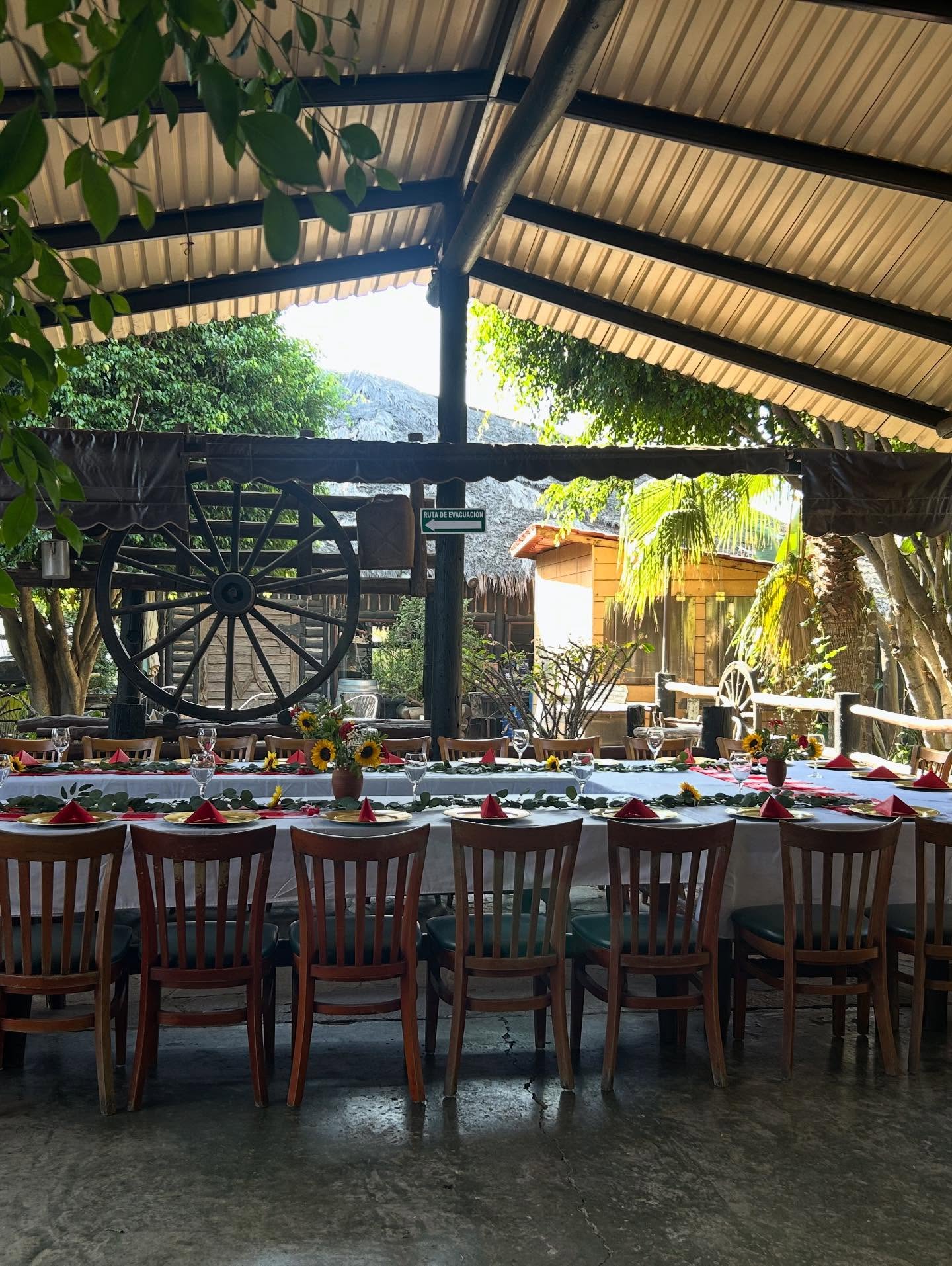 Mesa de desayunos tradicionales en Rancho Las Ilusiones